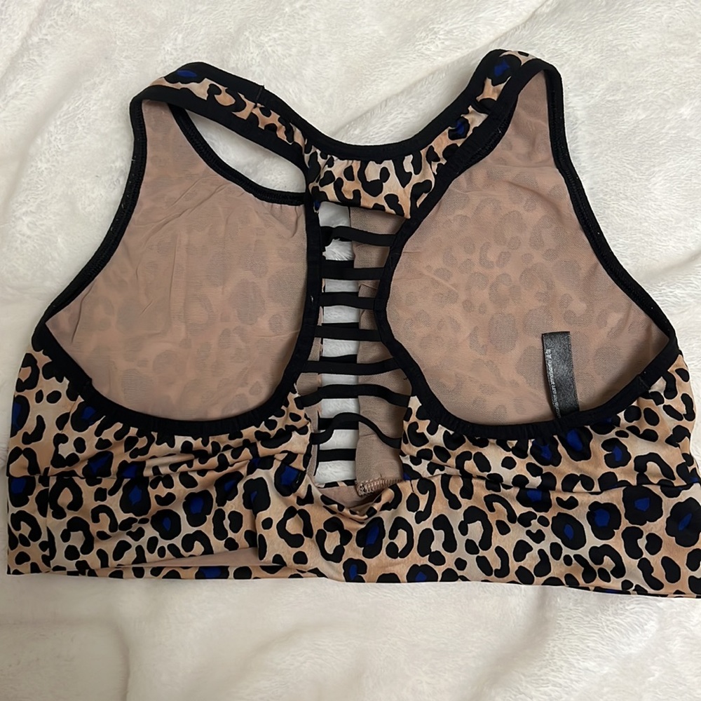 Victoria’s sport bra - Picture 2 of 2